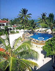 The Sunbreeze Beach Hotel is the perfect tropical vacation hideaway for scuba divers in San Pedro, Ambergris Caye, Belize.